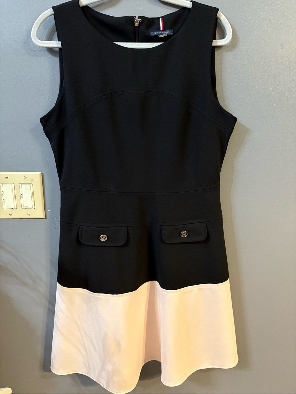 Tommy Hilfiger Black and Cream Colorblock Sleeveless Mini Dress